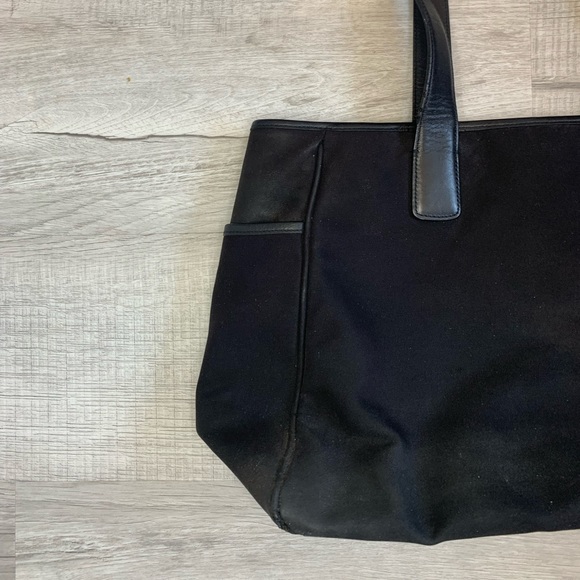 This is a vintage Coach bag, it is also authentic genuine leather! - Picture 4 of 8